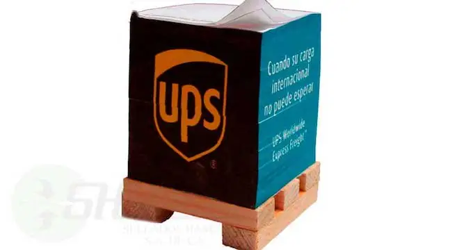 CUBO DE PAPEL CON BASE DE TARIMA